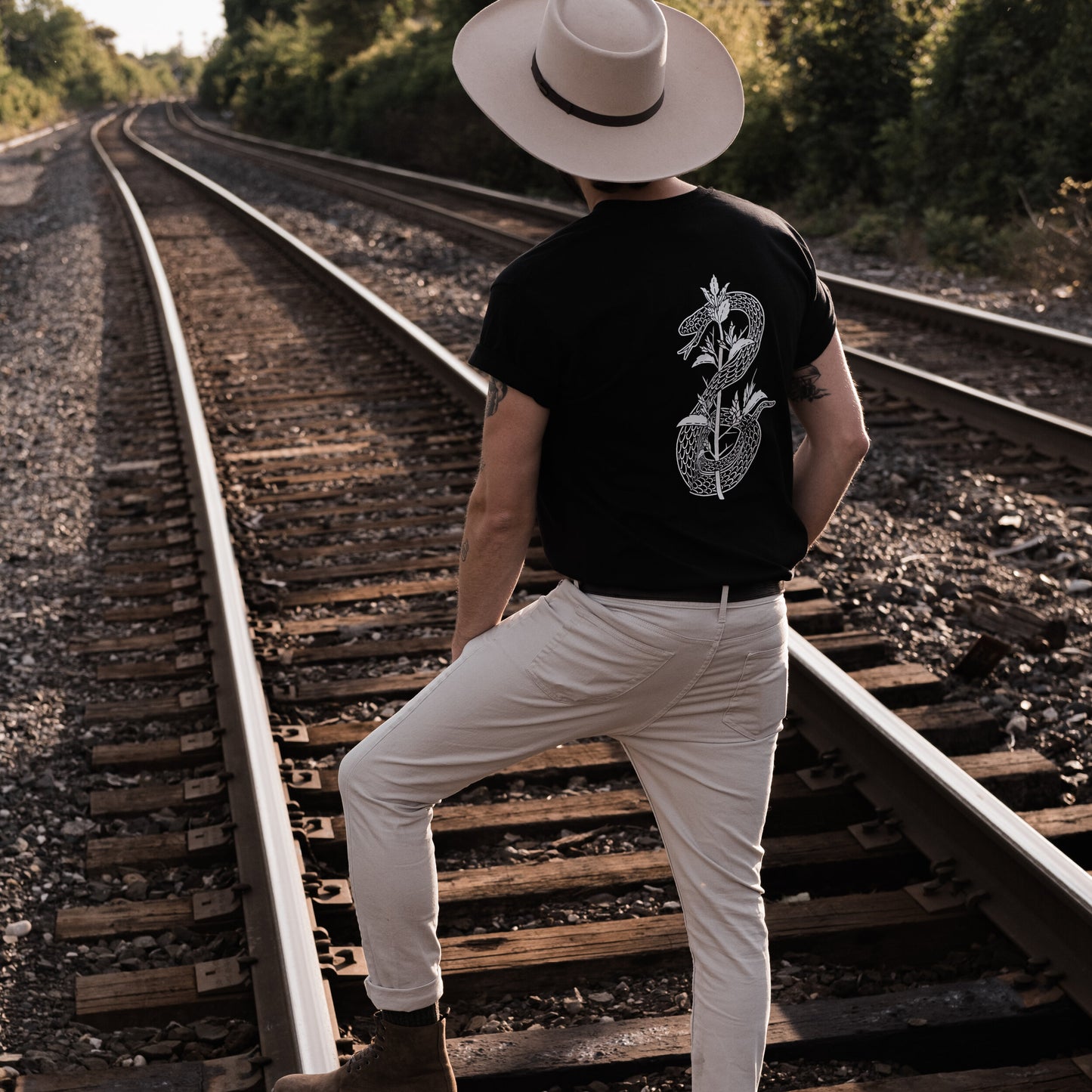 T-SHIRT